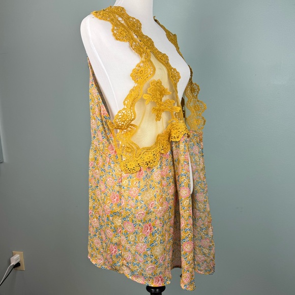 Gorgeous Textured Shawl - Picture 2 of 9